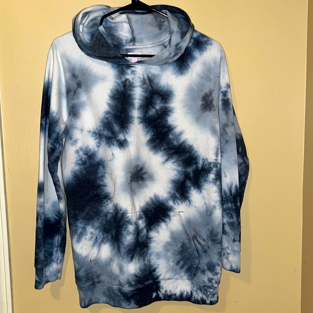 More than Magic girls sweater size XL. Great condition.